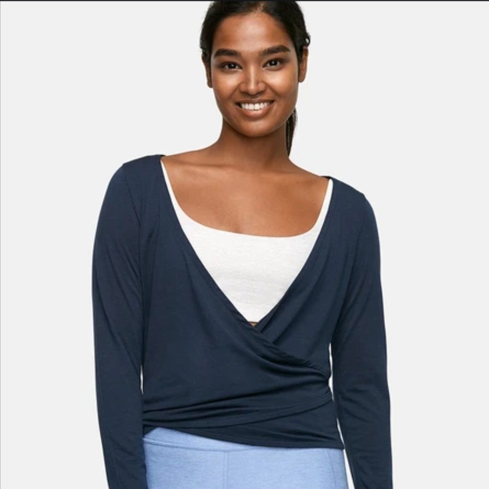 ✨NWOT Outdoor Voices Merino Wrap Top ✨
